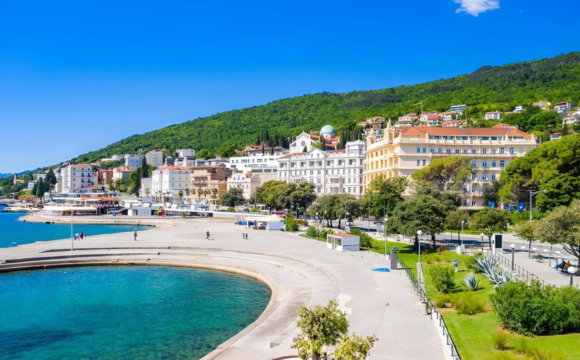 Apartment Feria 1 Opatija Bagian luar foto