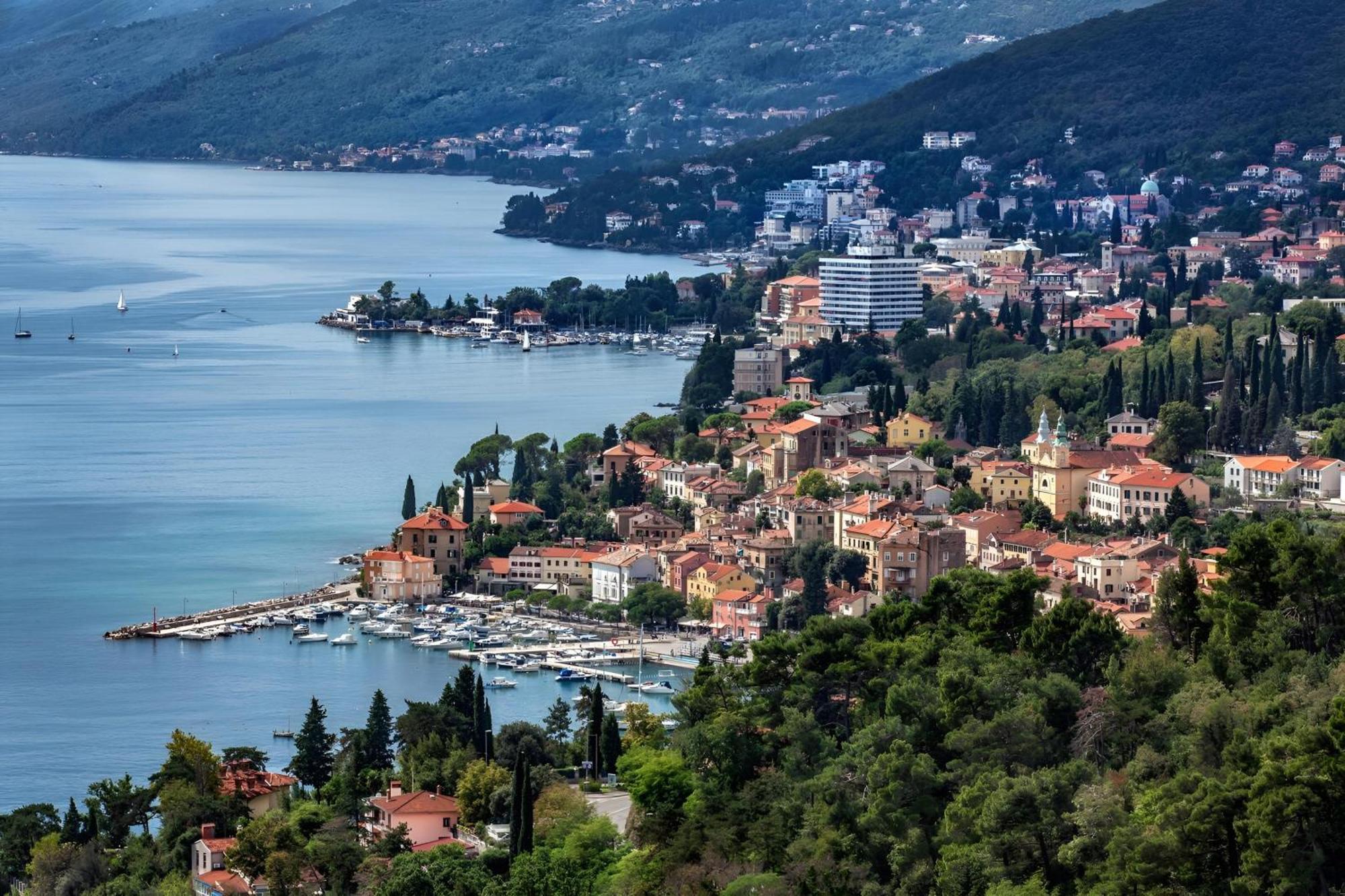 Apartment Feria 1 Opatija Bagian luar foto